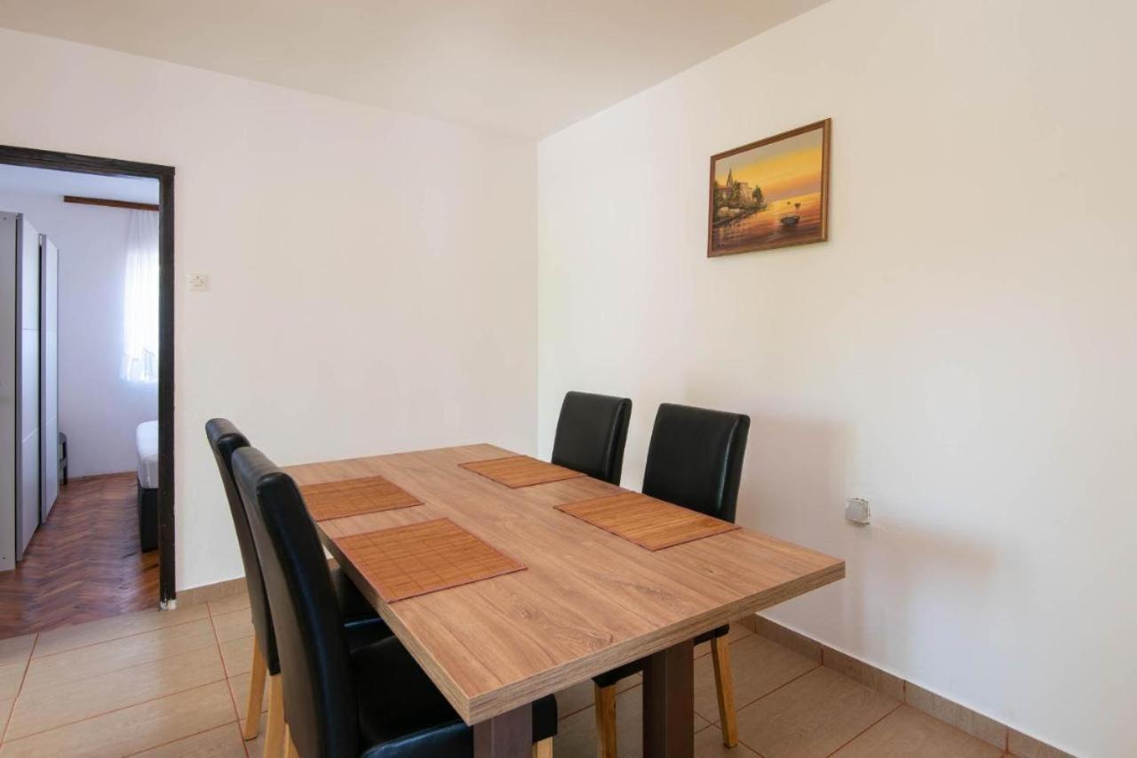 אורביץ Apartments Ljiljana מראה חיצוני תמונה