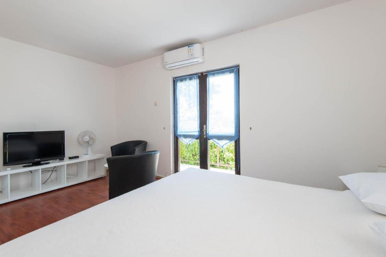 אורביץ Apartments Ljiljana מראה חיצוני תמונה